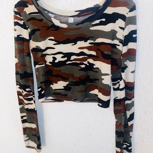 Long sleeve crop top